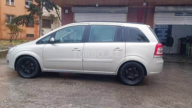 Opel Zafira 2008, 260,000 km - 1.7 l - Bakı