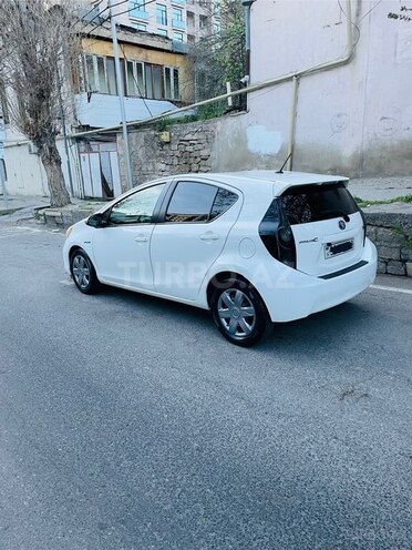 Toyota Prius C 2013, 304,166 km - 1.5 l - Bakı