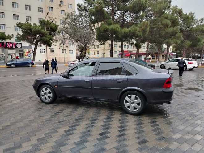 Opel Vectra 1997, 420,000 km - 2.0 l - Sumqayıt