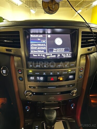 Lexus LX 570-8