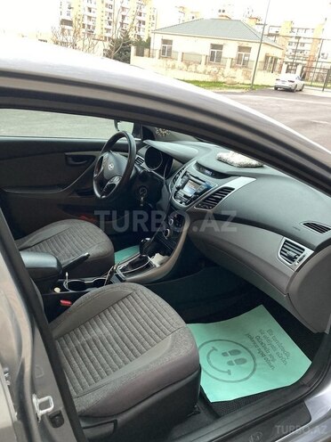 Hyundai Elantra 2015, 215,652 km - 1.8 l - Bakı