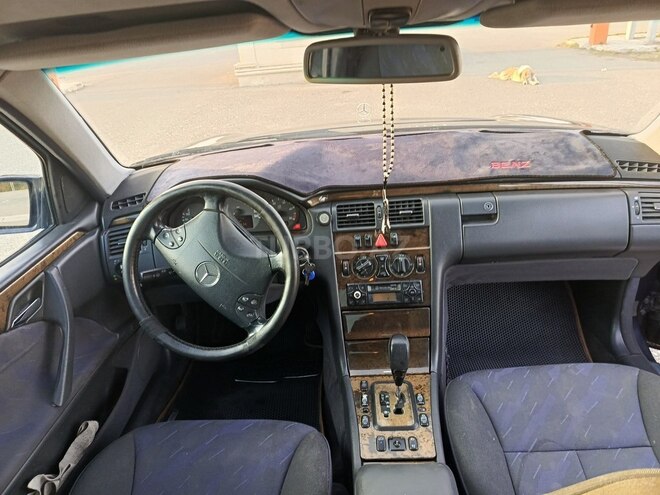 Mercedes E 220 d 2000, 390,900 km - 2.2 l - Ağcabədi