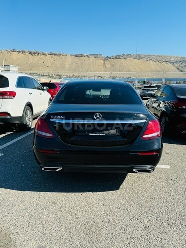 Mercedes E 220 d 4MATIC 2019, 145,000 km - 2.2 l - Bakı