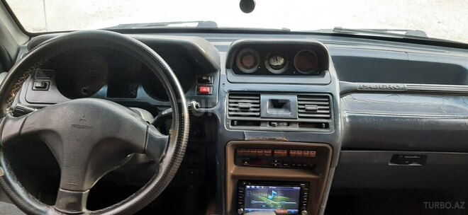 Mitsubishi Pajero 1993, 403,000 km - 2.5 л - Bakı