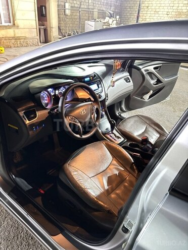 Hyundai Elantra 2013, 120,000 km - 1.8 л - Bərdə