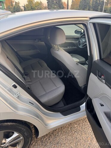 Hyundai Elantra 2017, 125,529 km - 2.0 l - Mingəçevir