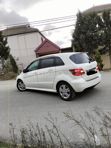 Mercedes B 180 2011, 97,000 km - 1.6 l - Bakı