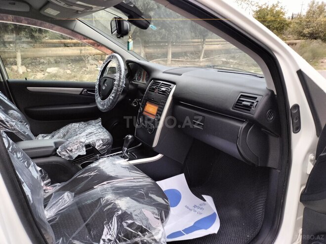 Mercedes B 180 2011, 97,000 km - 1.6 l - Bakı