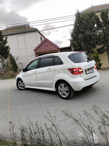Mercedes B 180 2011, 97,000 km - 1.6 l - Bakı