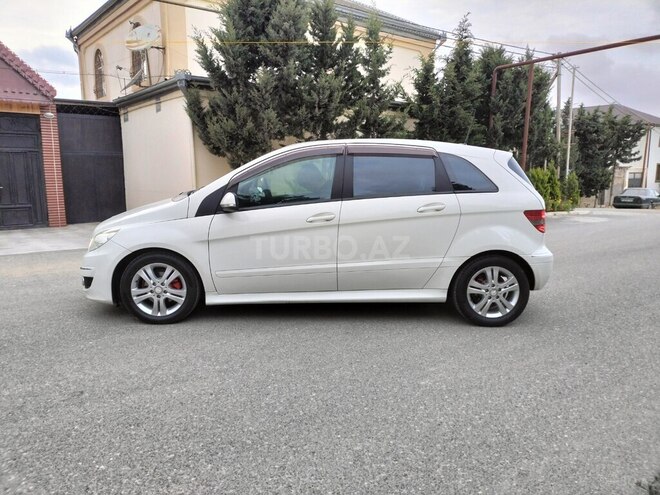 Mercedes B 180 2011, 97,000 km - 1.6 l - Bakı