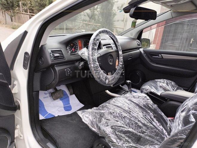 Mercedes B 180 2011, 97,000 km - 1.6 l - Bakı