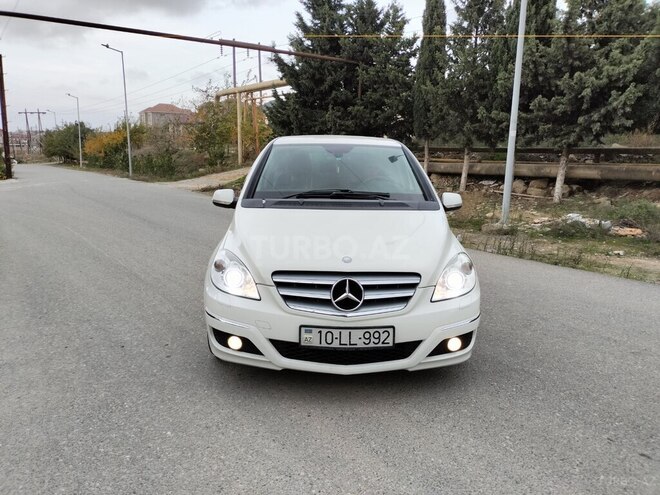 Mercedes B 180 2011, 97,000 km - 1.6 l - Bakı
