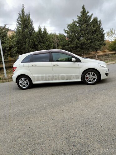 Mercedes B 180 2011, 97,000 km - 1.6 l - Bakı