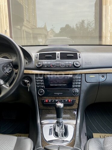 Mercedes E 240 2003, 241,000 km - 2.6 l - Bakı