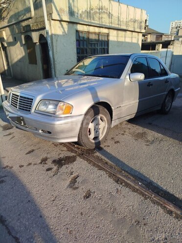 Mercedes C 240 1999, 332,000 km - 2.4 l - Bakı