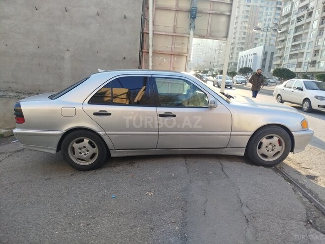 Mercedes C 240 1999, 332,000 km - 2.4 l - Bakı