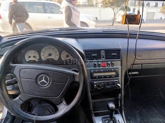 Mercedes C 240 1999, 332,000 km - 2.4 l - Bakı