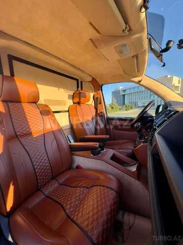 Volkswagen Transporter-11
