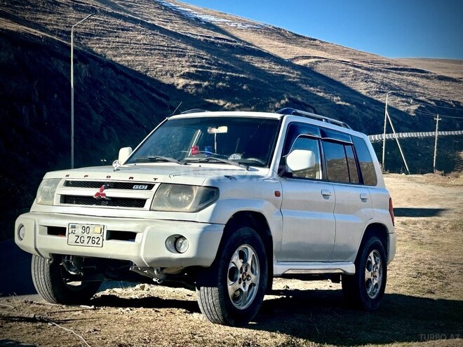 Mitsubishi Pajero io 1999, 380,000 km - 1.8 l - Bakı