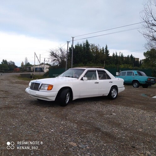 Mercedes E 200 d 1990, 588,365 km - 2.0 l - Astara
