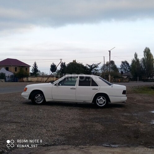 Mercedes E 200 d 1990, 588,365 km - 2.0 l - Astara