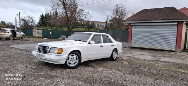 Mercedes E 200 d 1990, 588,365 km - 2.0 l - Astara