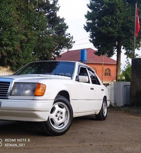 Mercedes E 200 d 1990, 588,365 km - 2.0 l - Astara