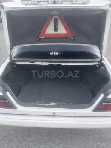 Mercedes E 200 d 1990, 588,365 km - 2.0 l - Astara