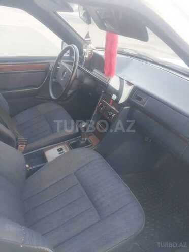 Mercedes E 200 d 1990, 588,365 km - 2.0 l - Astara