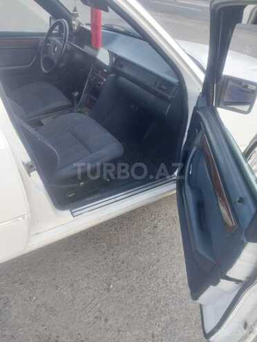 Mercedes E 200 d 1990, 588,365 km - 2.0 l - Astara