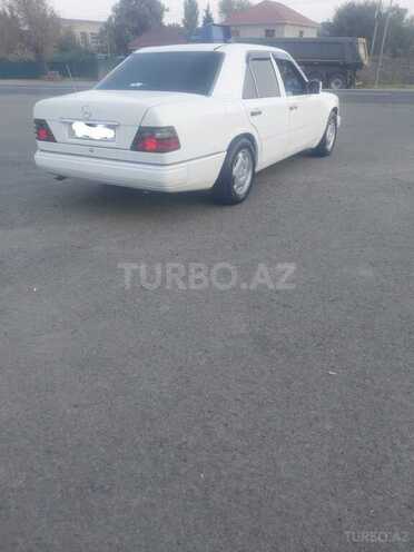 Mercedes E 200 d 1990, 588,365 km - 2.0 l - Astara