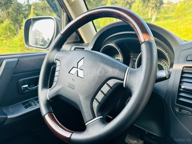 Mitsubishi Pajero 2014, 130,000 km - 3.5 л - Bakı