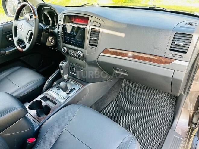 Mitsubishi Pajero 2014, 130,000 km - 3.5 л - Bakı
