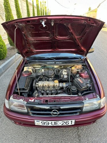 Opel Astra 1993, 999,999 km - 1.4 l - Bakı