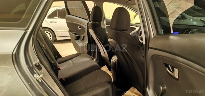 Hyundai i30 2013, 283,000 km - 1.6 l - Sumqayıt