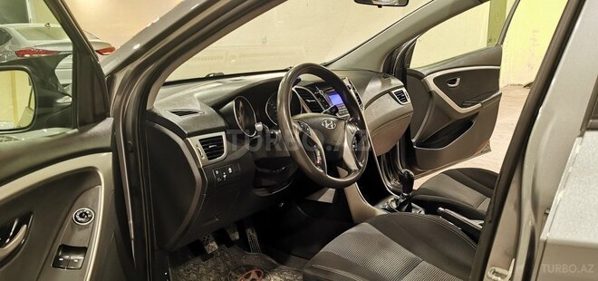 Hyundai i30 2013, 283,000 km - 1.6 l - Sumqayıt