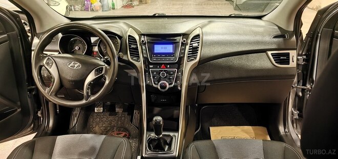Hyundai i30 2013, 283,000 km - 1.6 l - Sumqayıt
