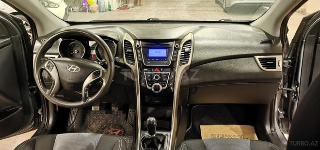 Hyundai i30 2013, 283,000 km - 1.6 l - Sumqayıt