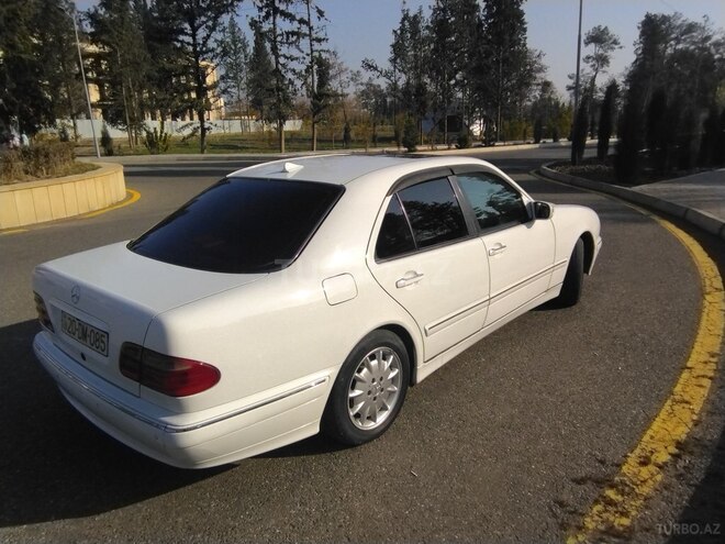 Mercedes E 280 1999, 329,770 km - 2.8 l - Naftalan