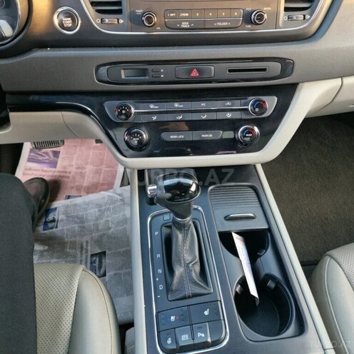 Kia Carnival 2015, 200,000 km - 2.2 л - Bakı