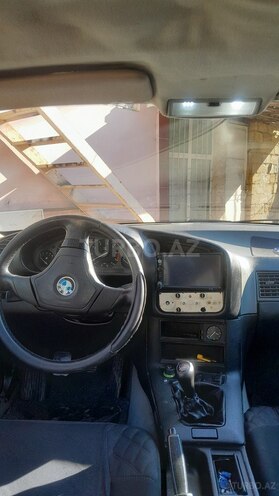 BMW 318 1993, 342,750 km - 1.8 l - Quba