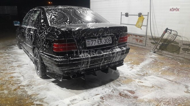 BMW 318 1993, 342,750 km - 1.8 l - Quba