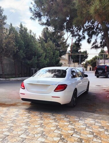 Mercedes E 220 d 2019, 132,000 km - 2.2 л - Bakı