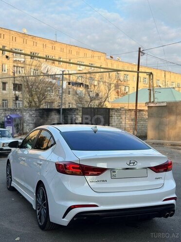 Hyundai Elantra 2018, 120,701 km - 1.6 l - Bakı