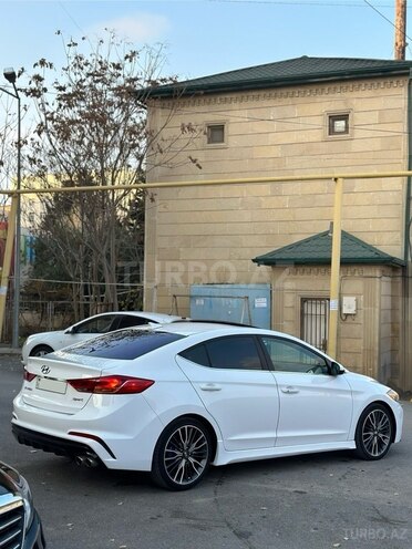 Hyundai Elantra 2018, 120,701 km - 1.6 l - Bakı