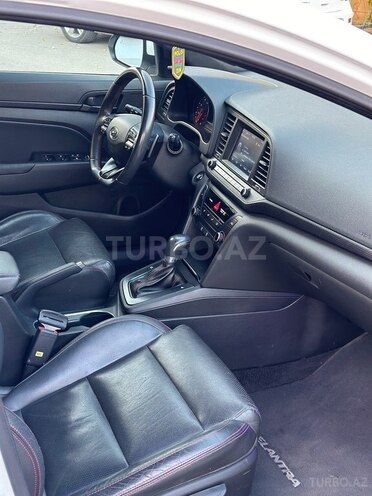 Hyundai Elantra 2018, 120,701 km - 1.6 l - Bakı