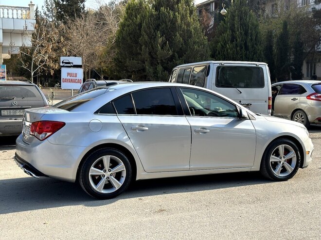 Chevrolet Cruze 2015, 286,000 km - 1.4 l - Şirvan