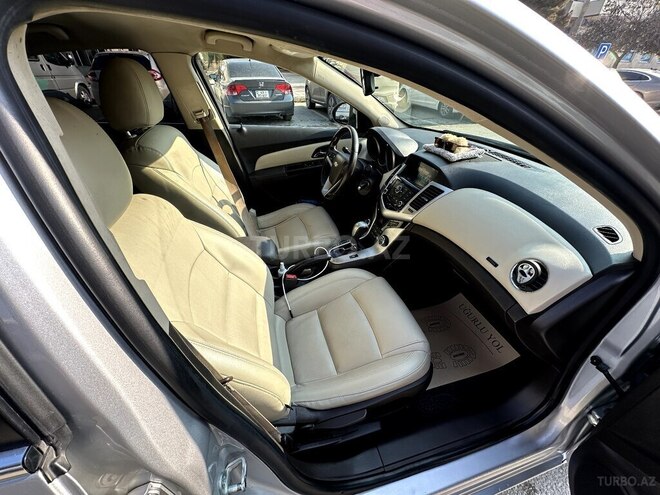 Chevrolet Cruze 2015, 286,000 km - 1.4 l - Şirvan