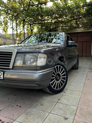 Mercedes E 230 1991, 390,000 km - 2.3 l - Şəmkir