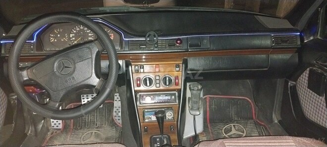 Mercedes E 230 1991, 390,000 km - 2.3 l - Şəmkir